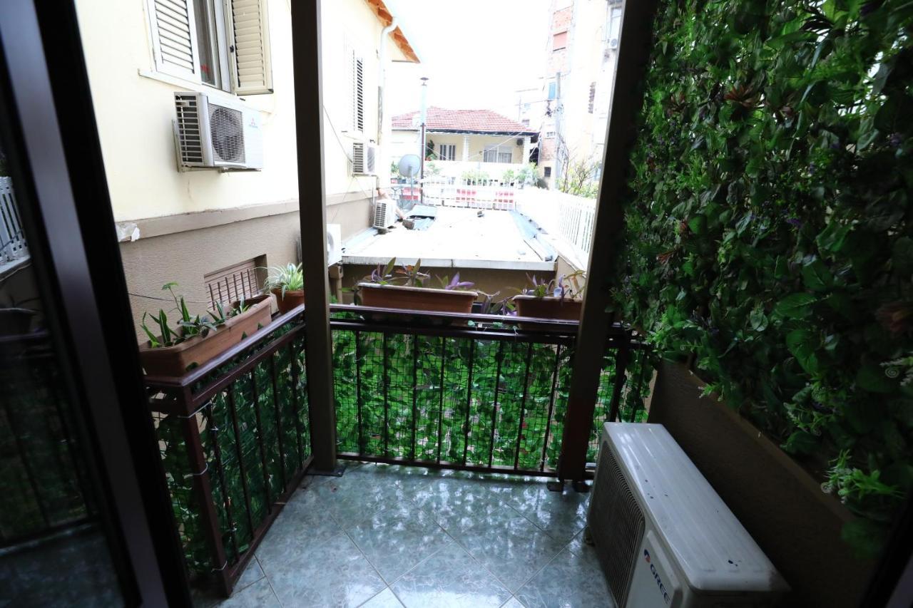 Little Corner Hostel ติรานา ภายนอก รูปภาพ